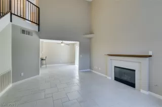 Photo #5: 2302321 Listing