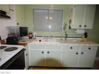 Photo #2: 2302347 Listing