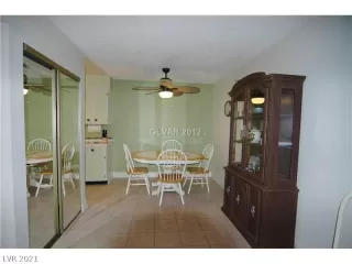 Photo #3: 2302347 Listing