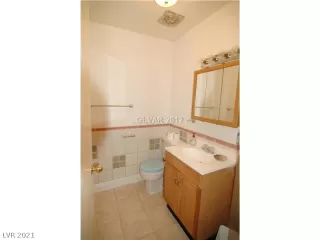 Photo #4: 2302347 Listing