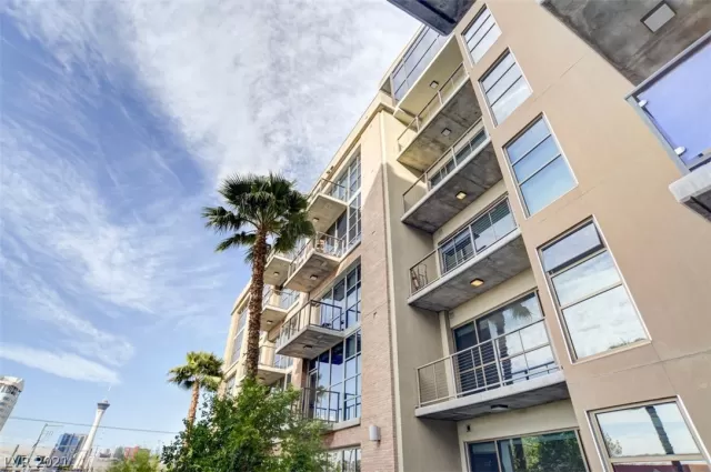 MLS: 2302364 Condo For Sale