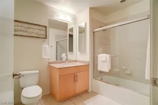 Photo #3: 2302364 Listing