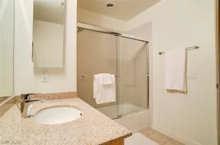 Photo #4: 2302364 Listing