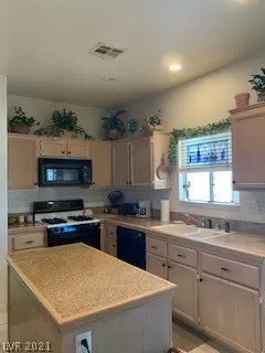 Photo #4: 2302370 Listing 