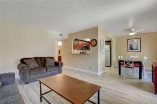 Photo #5: 2302380 Listing