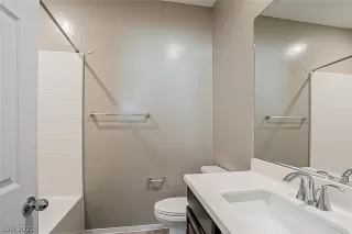 Photo #3: 2302440 Listing