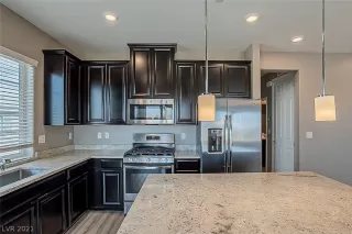 Photo #5: 2302440 Listing