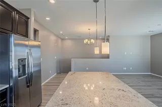 Photo #6: 2302440 Listing