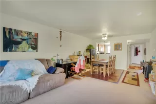 Photo #4: 2302479 Listing