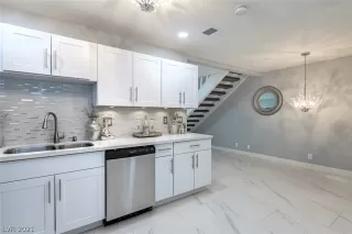 Photo #1: 2302506 Listing