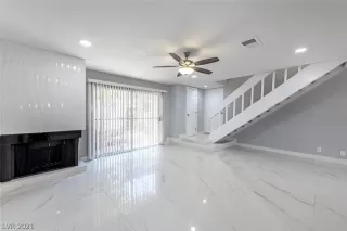 Photo #6: 2302506 Listing