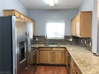 Photo #6: 2302567 Listing