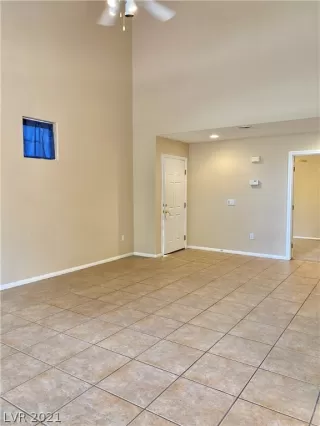 Photo #5: 2302569 Listing 