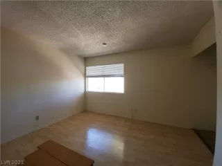 Photo #3: 2302577 Listing 