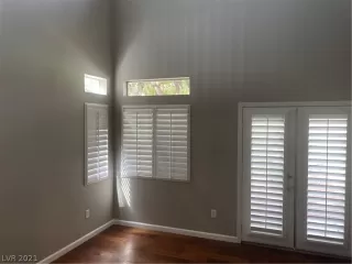 Photo #1: 2302589 Listing 