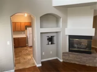 Photo #3: 2302589 Listing 