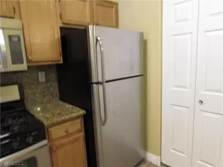 Photo #6: 2302593 Listing 