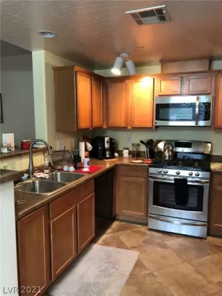 Photo #1: 2302598 Listing 