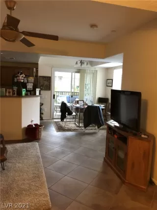 Photo #4: 2302598 Listing 