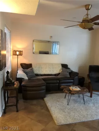 Photo #5: 2302598 Listing 