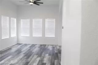 Photo #6: 2302599 Listing