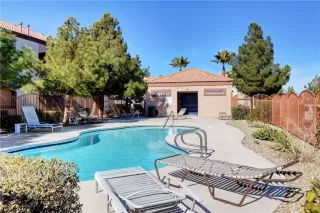 Photo #1: 2302641 Listing