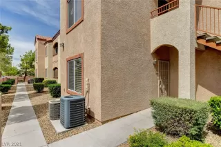 Photo #5: 2302641 Listing