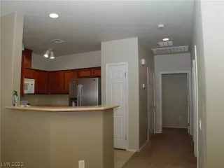 Photo #4: 2302652 Listing 