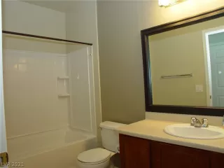 Photo #6: 2302652 Listing 