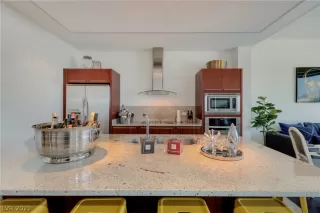 Photo #5: 2302660 Listing 