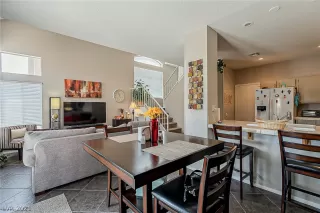 Photo #3: 2302667 Listing