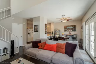 Photo #4: 2302667 Listing