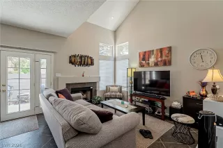 Photo #5: 2302667 Listing