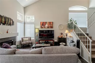 Photo #6: 2302667 Listing