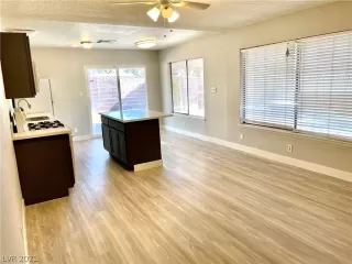 Photo #3: 2302669 Listing 