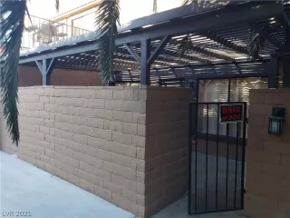 Photo #3: 2302679 Listing