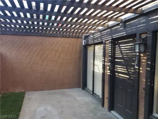 Photo #4: 2302679 Listing