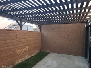 Photo #5: 2302679 Listing