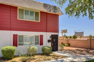 Photo #2: 2302681 Listing