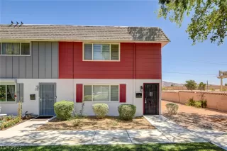 Photo #3: 2302681 Listing