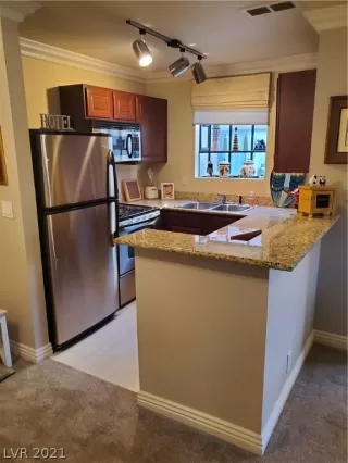 Photo #3: 2302688 Listing