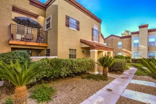 Photo #2: 2302695 Listing