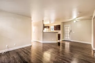 Photo #6: 2302695 Listing