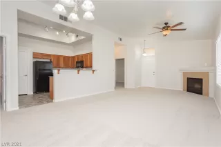 Photo #3: 2302699 Listing