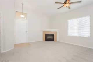 Photo #4: 2302699 Listing