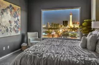 Photo #2: 2302706 Listing