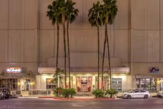 Photo #5: 2302706 Listing