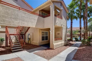 Photo #3: 2302746 Listing