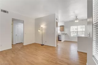 Photo #6: 2302746 Listing