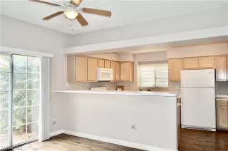 Photo #5: 2302757 Listing 